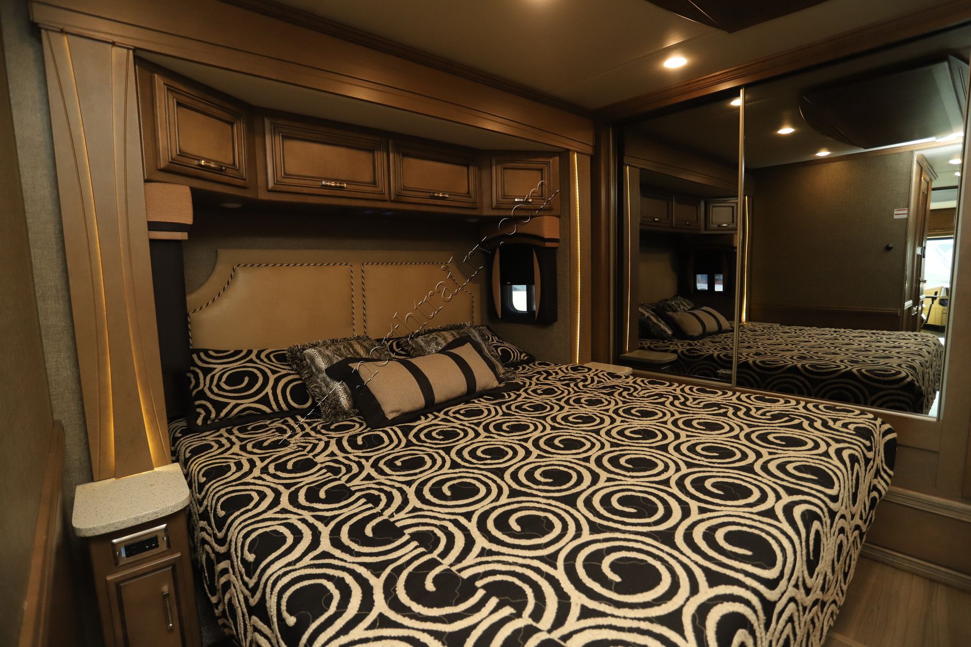 Used 2019 Newmar Ventana Le 3426 Class A  For Sale
