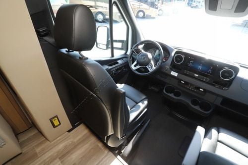 2022 Tiffin Motor Homes Wayfarer 24SW
