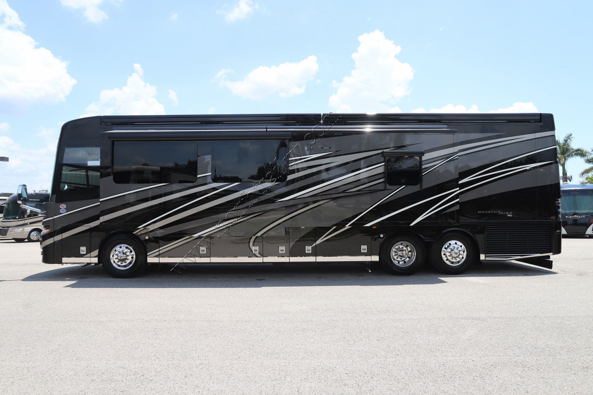 New 2027 Newmar Mountain Aire 4118 Class A  For Sale
