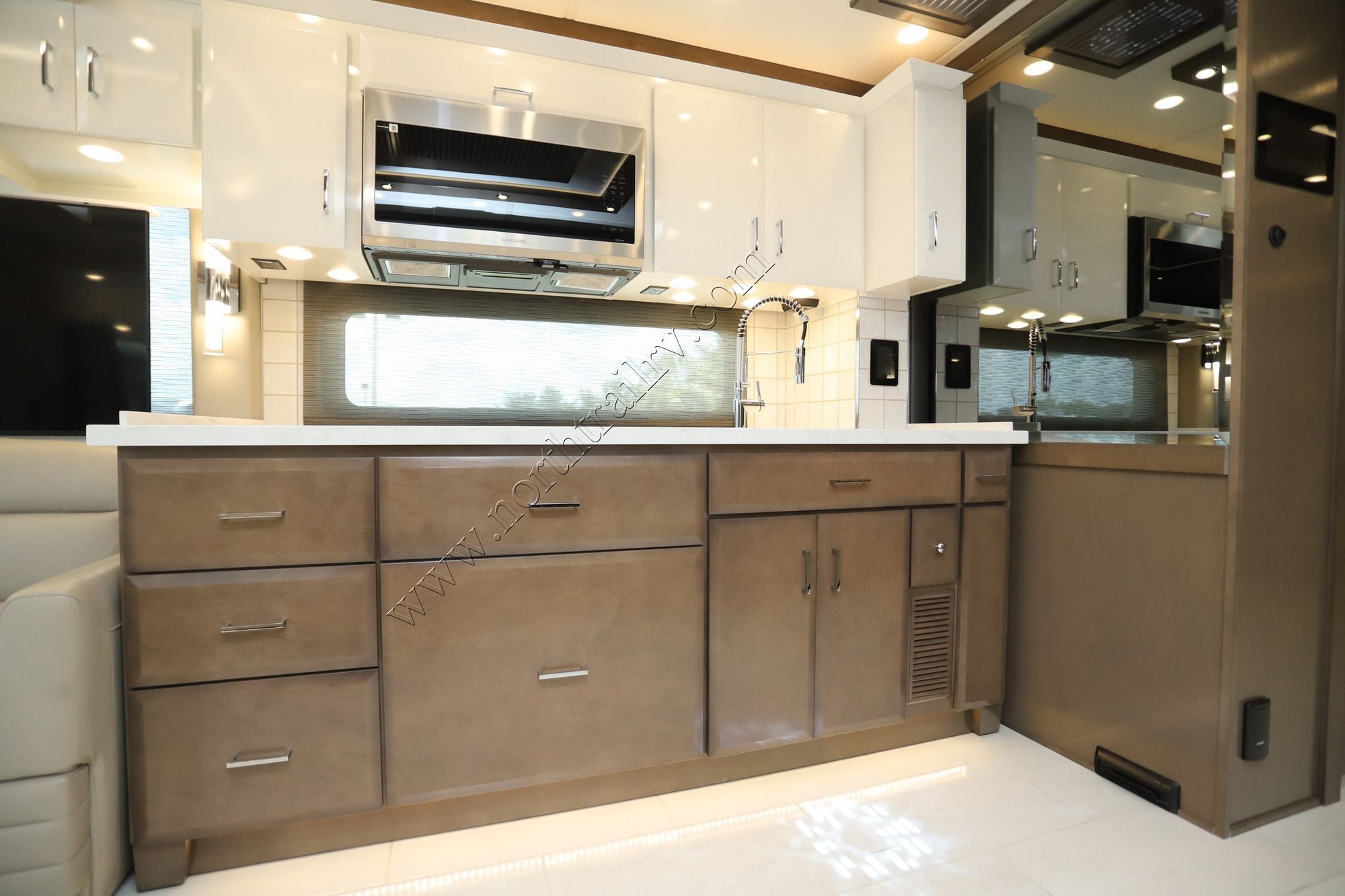 New 2027 Newmar Mountain Aire 4118 Class A  For Sale