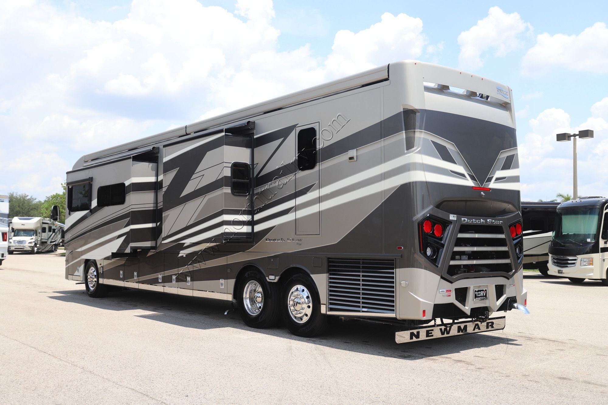 New 2027 Newmar Dutch Star 4345 Class A  For Sale