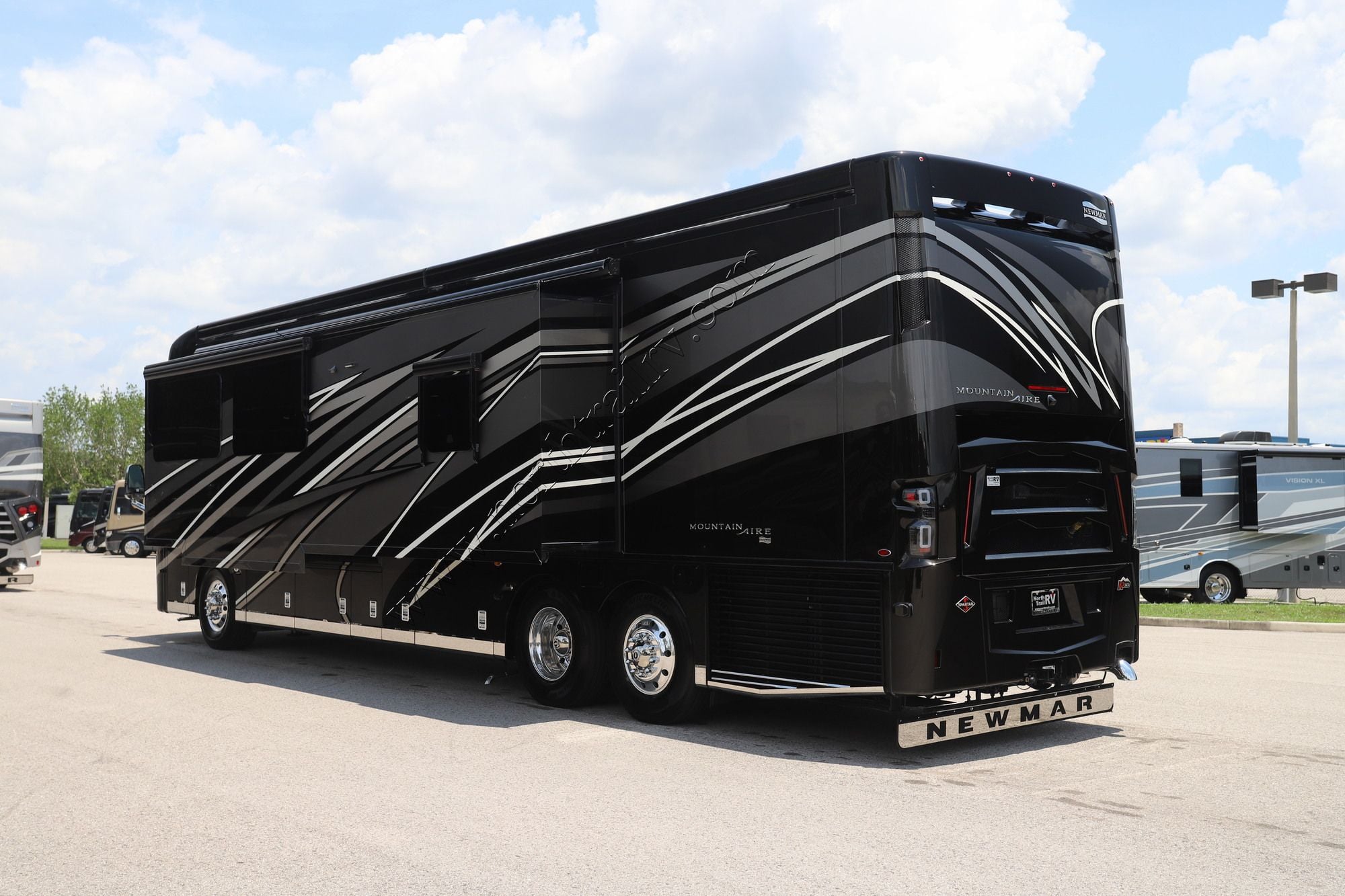 New 2027 Newmar Mountain Aire 4118 Class A  For Sale