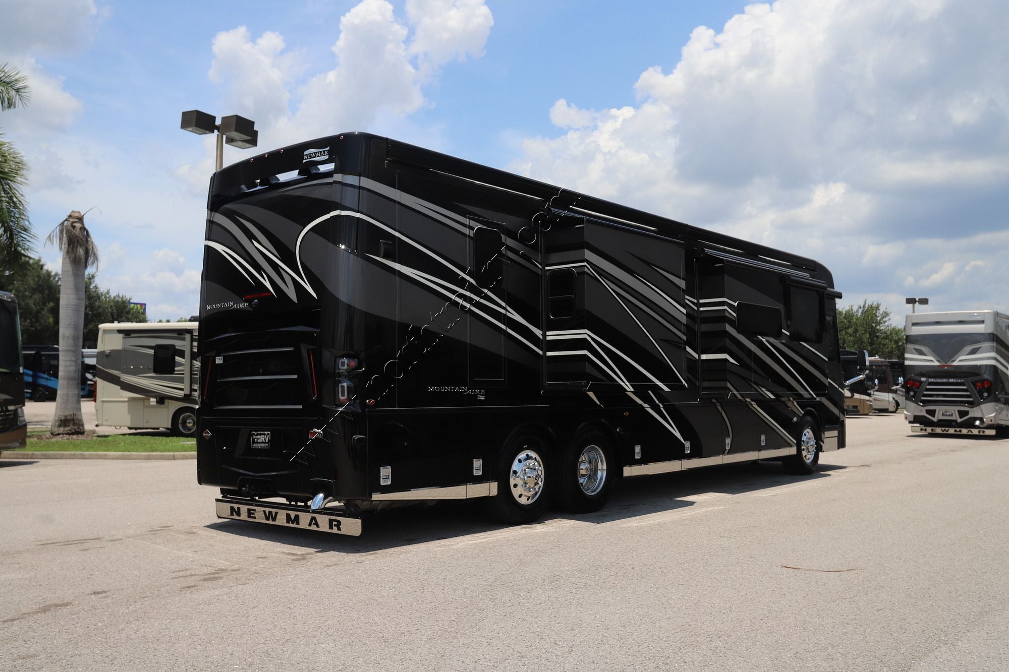 New 2027 Newmar Mountain Aire 4118 Class A  For Sale