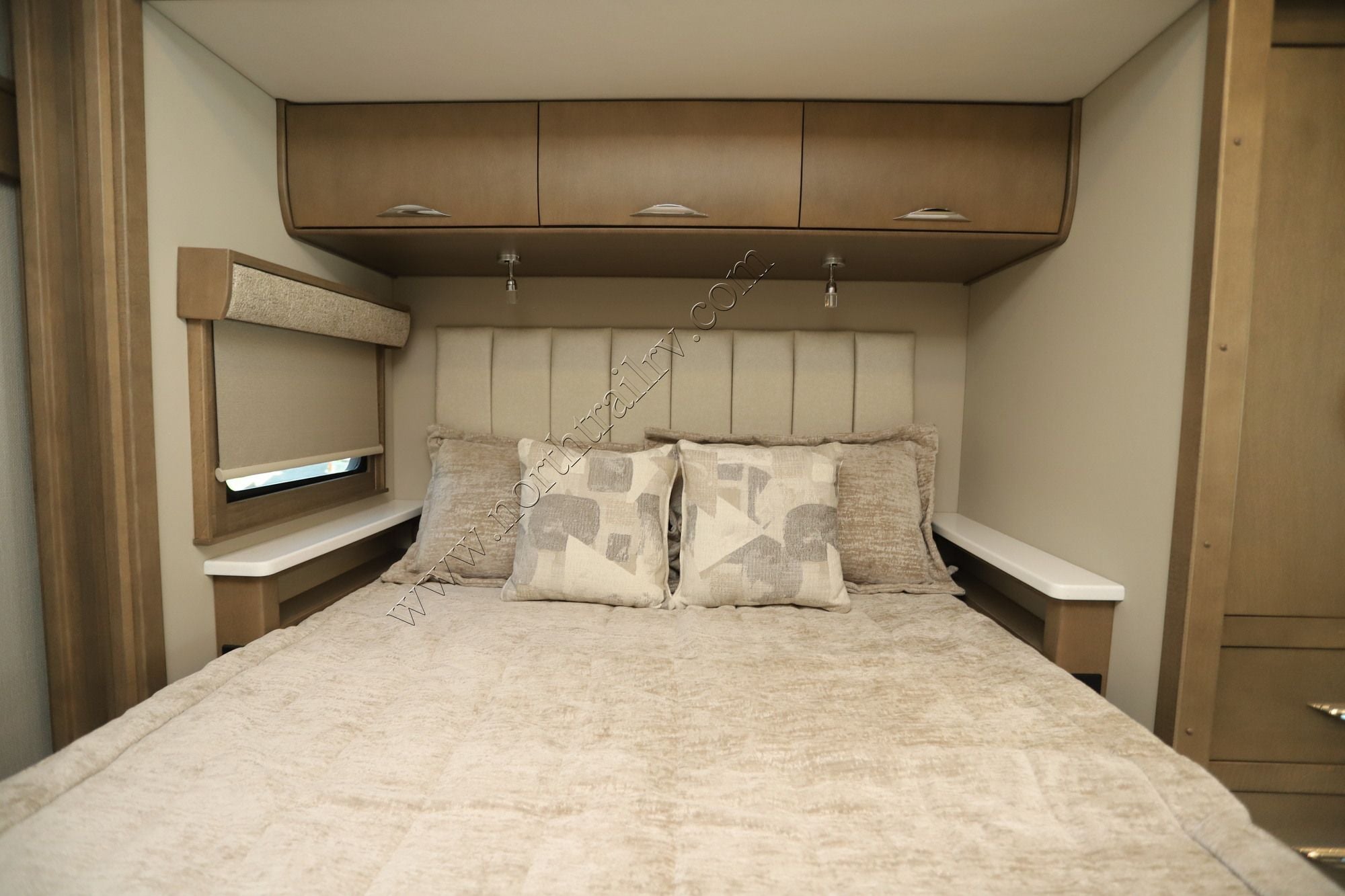 New 2027 Renegade Rv Vienna 25FWS Class C  For Sale