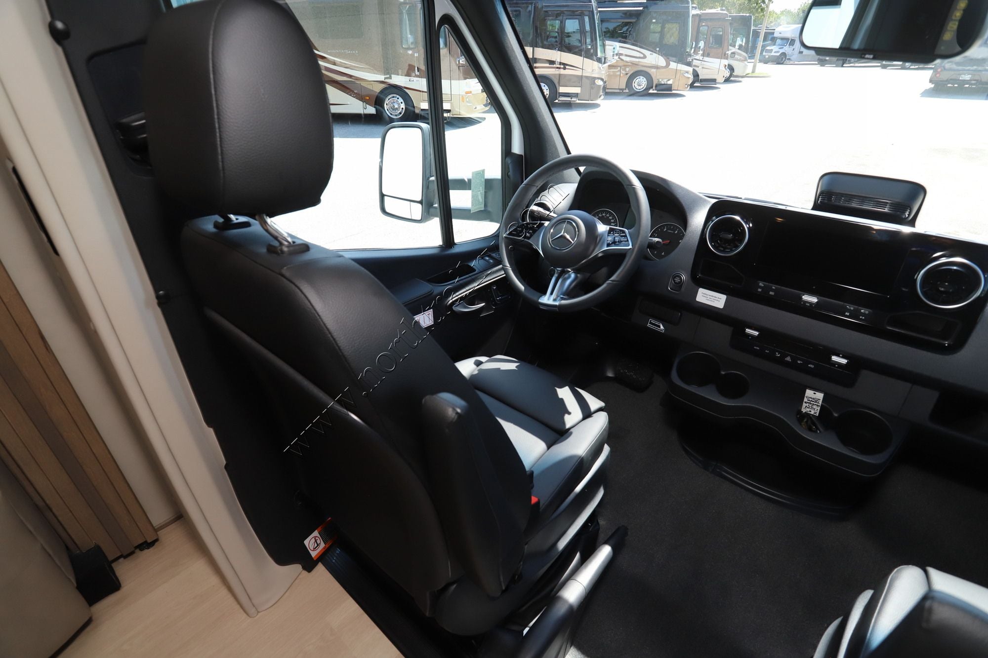 New 2027 Renegade Rv Vienna 25FWS Class C  For Sale