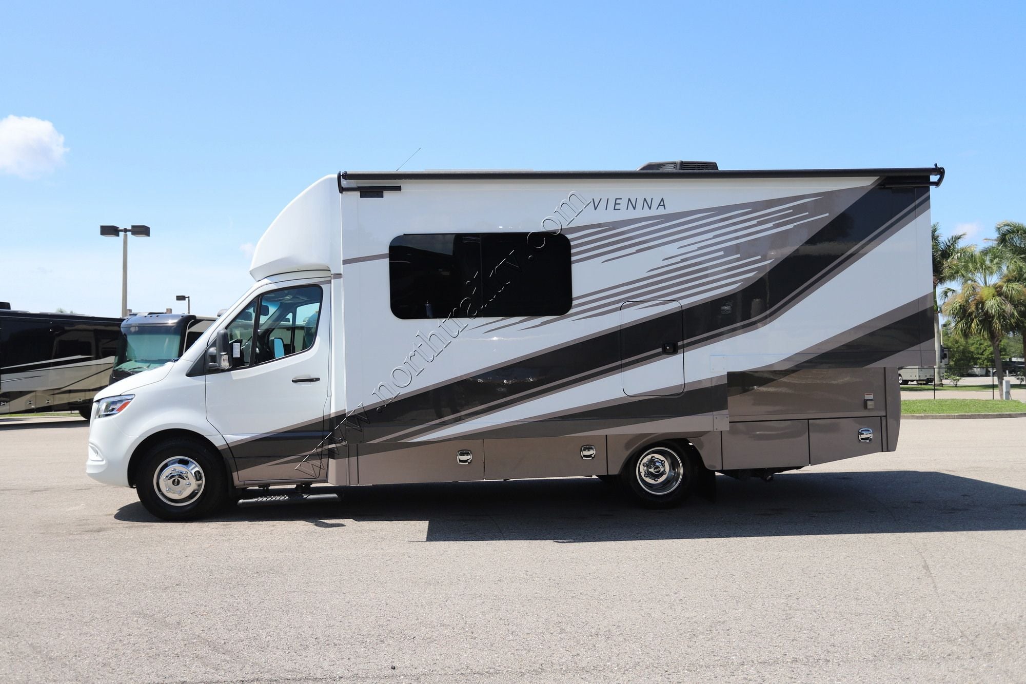 New 2027 Renegade Rv Vienna 25FWS Class C  For Sale