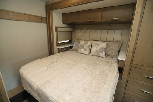 2027 Renegade Rv Vienna 25FWS