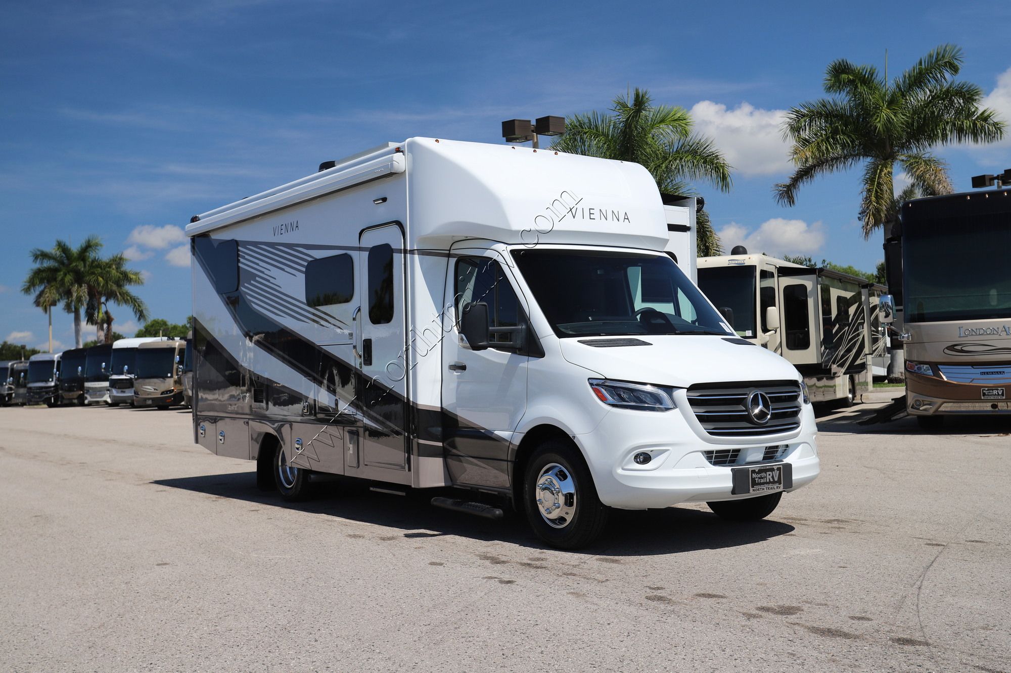 New 2027 Renegade Rv Vienna 25FWS Class C  For Sale