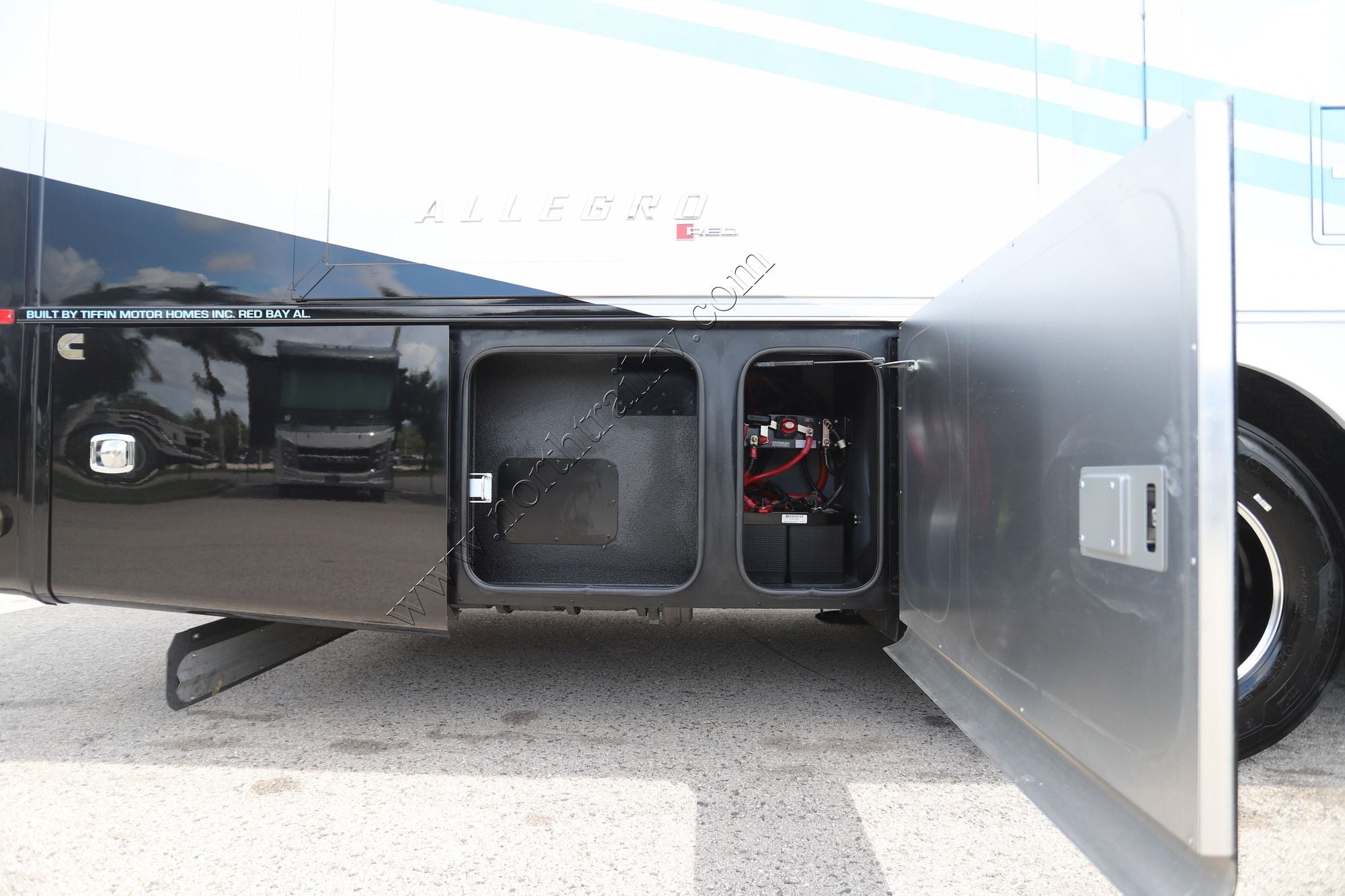 New 2027 Tiffin Motor Homes Allegro Red 33AA Class A  For Sale