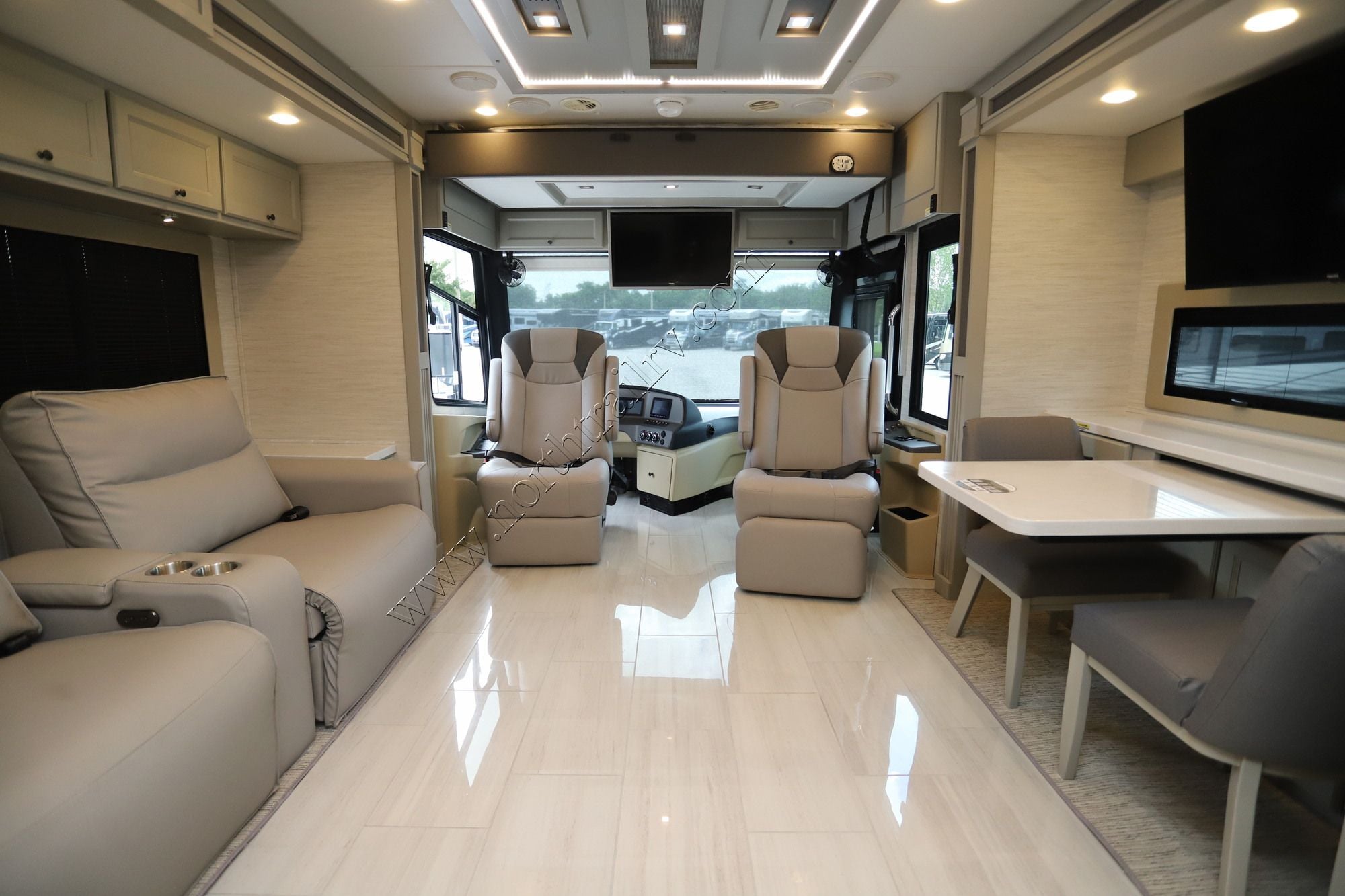 New 2027 Tiffin Motor Homes Allegro Red 33AA Class A  For Sale