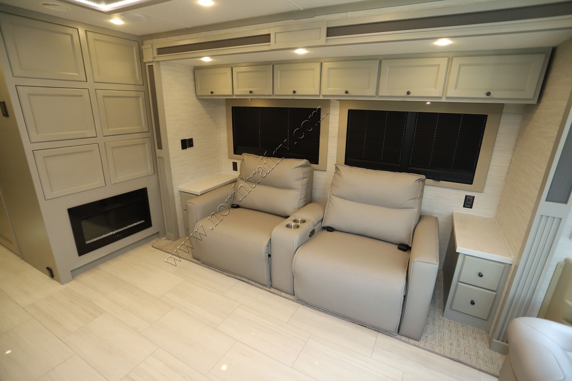 New 2027 Tiffin Motor Homes Allegro Red 33AA Class A  For Sale