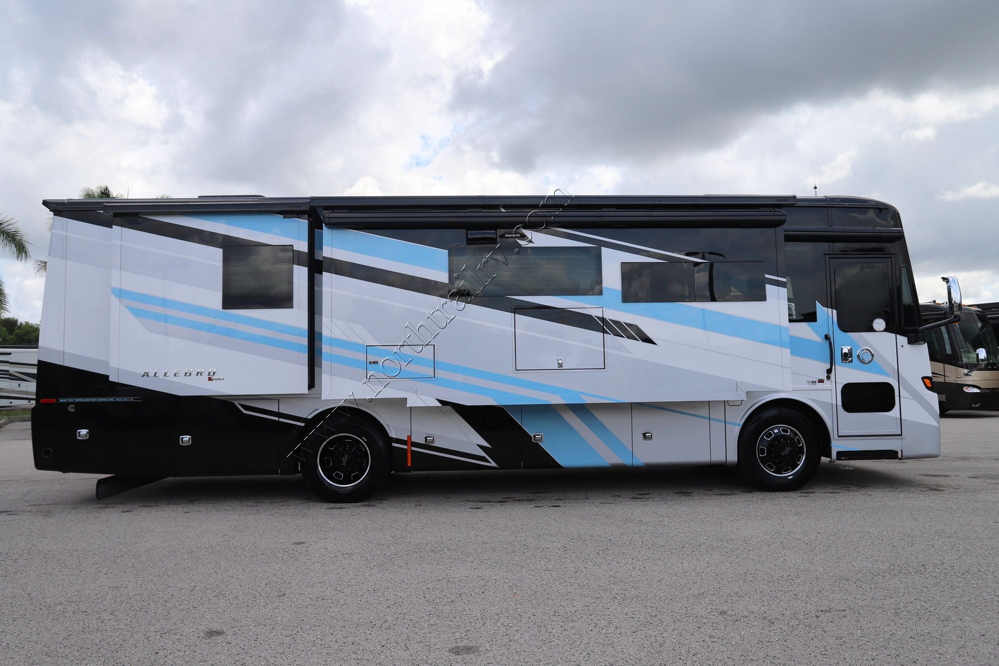 New 2027 Tiffin Motor Homes Allegro Red 33AA Class A  For Sale