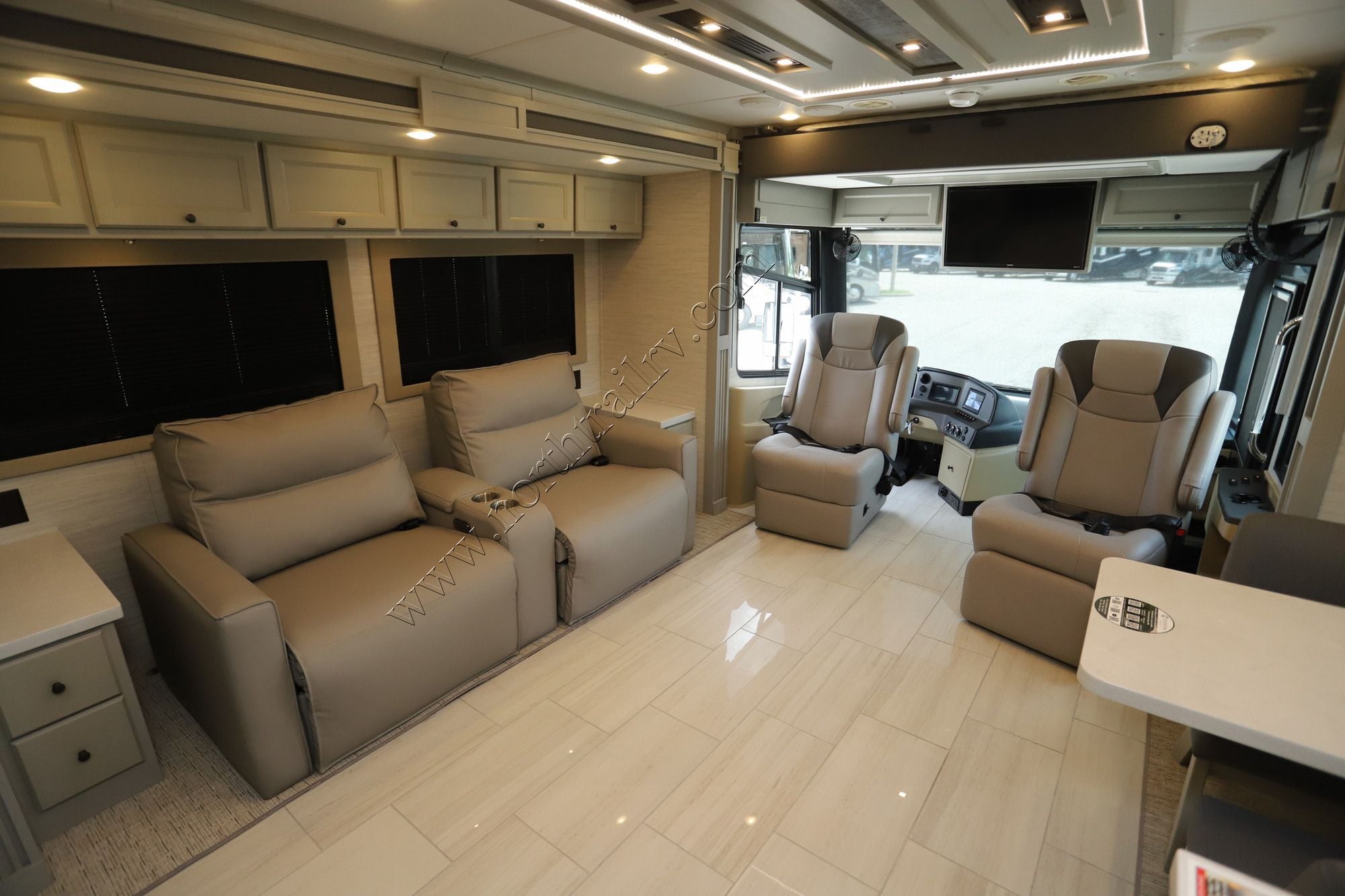 New 2027 Tiffin Motor Homes Allegro Red 33AA Class A  For Sale