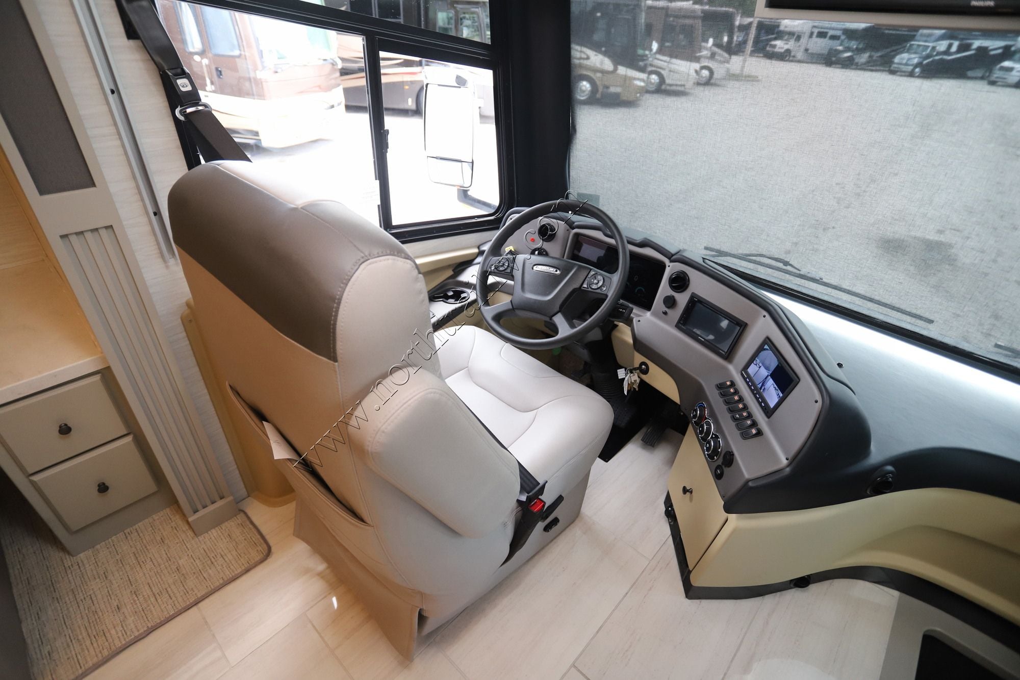 New 2027 Tiffin Motor Homes Allegro Red 33AA Class A  For Sale