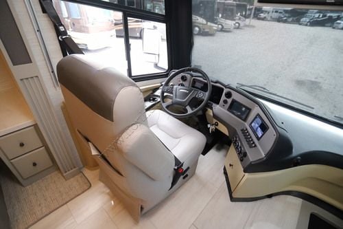 2027 Tiffin Motor Homes Allegro 33AA