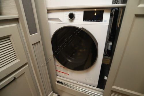 2027 Tiffin Motor Homes Allegro 33AA