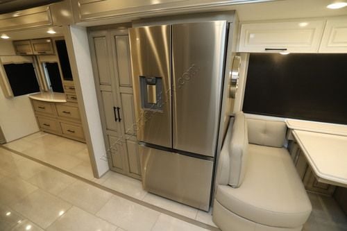 2027 Newmar London Aire 4551