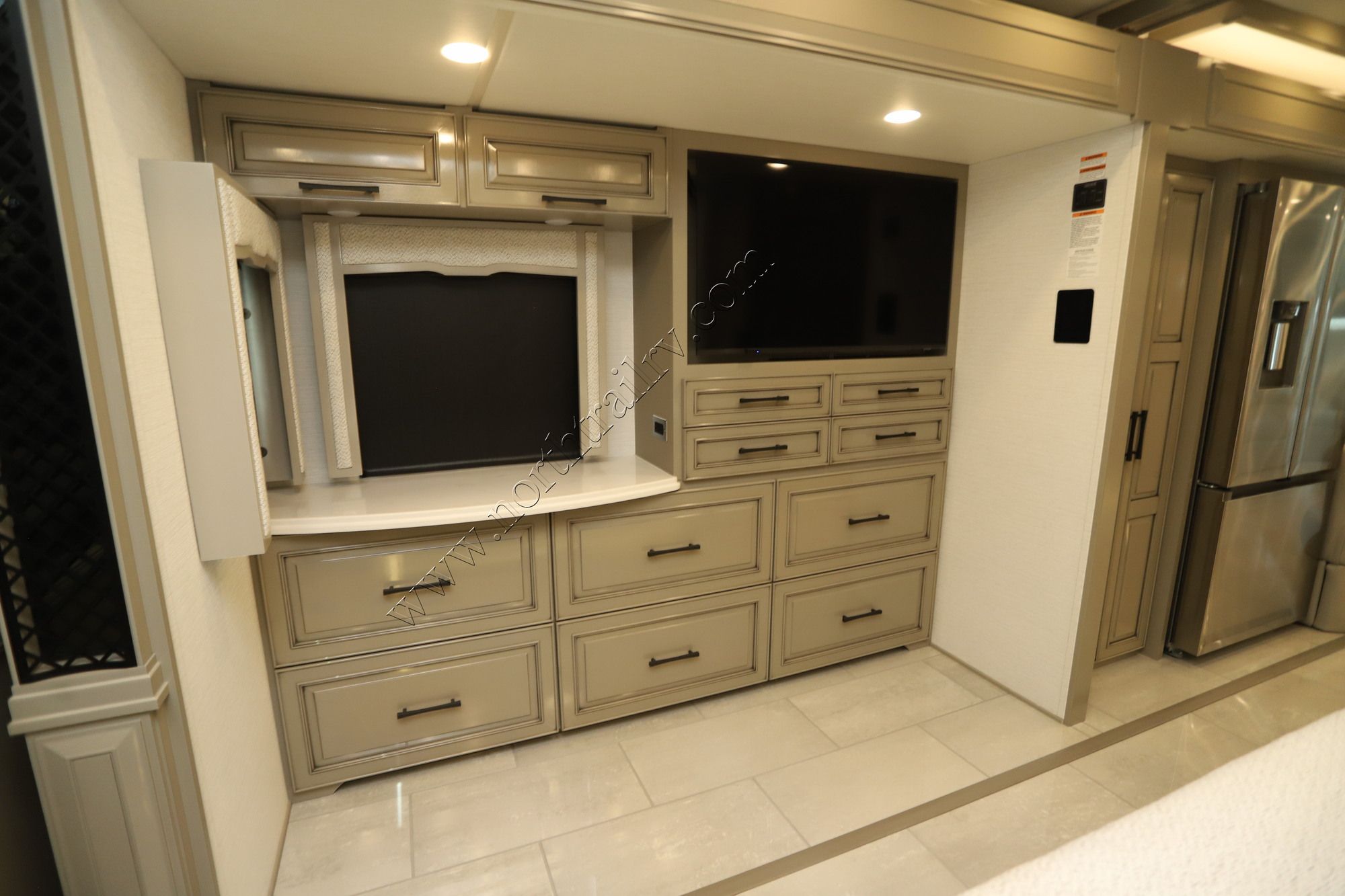 New 2027 Newmar London Aire 4551 Class A  For Sale