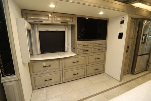 2027 Newmar London Aire 4551