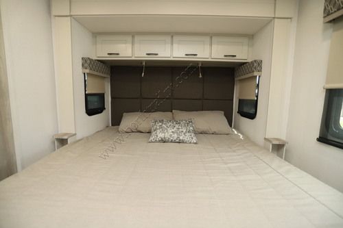 2023 Dynamax Europa 32KD