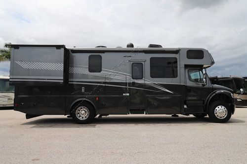 2023 Dynamax Europa 32KD