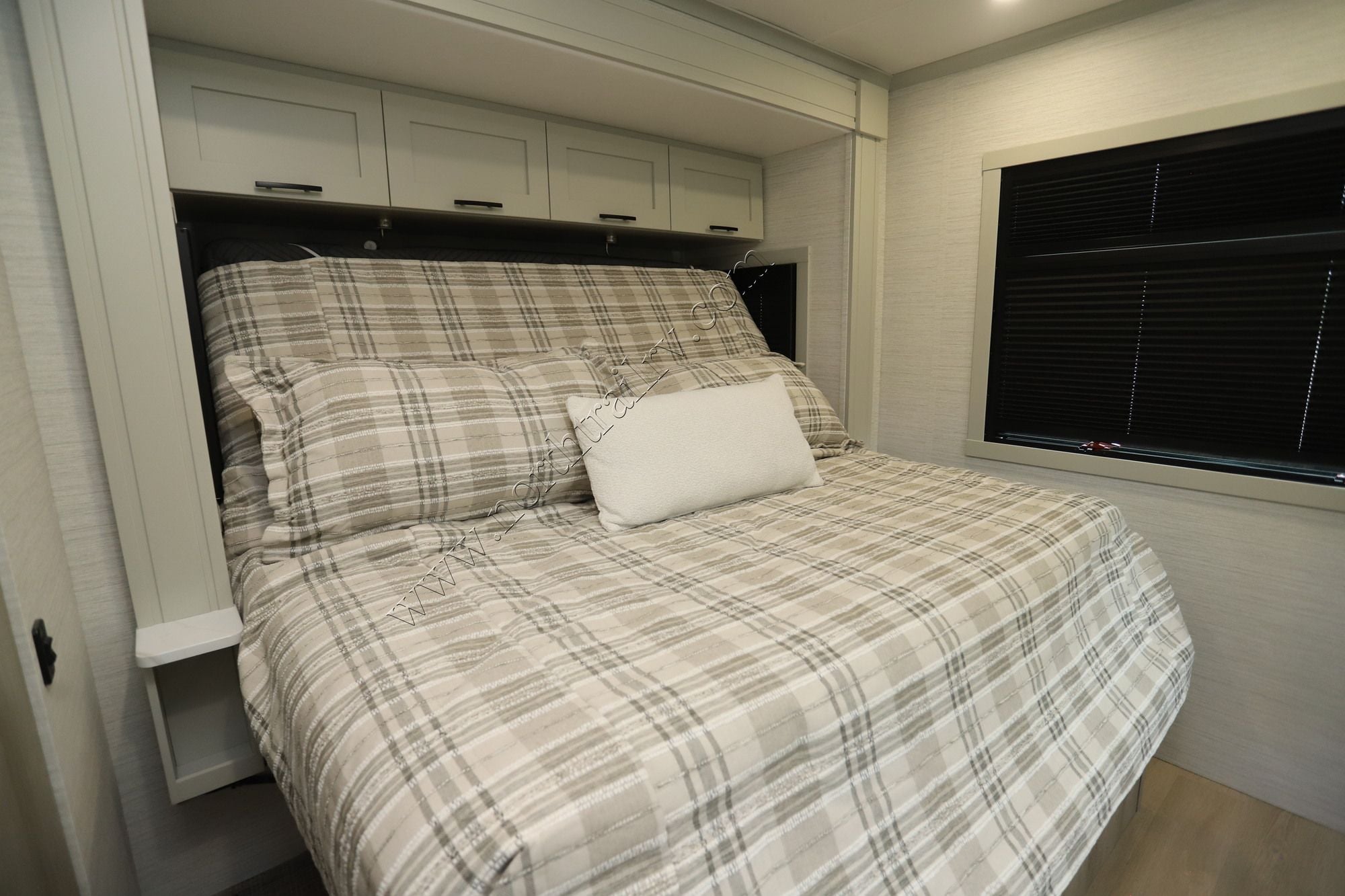 New 2026 Dynamax Europa 32KD Super C  For Sale