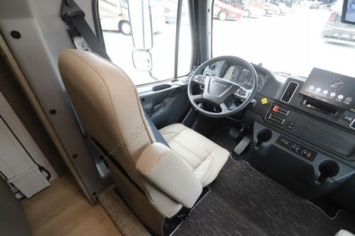 2026 Dynamax Europa 32KD