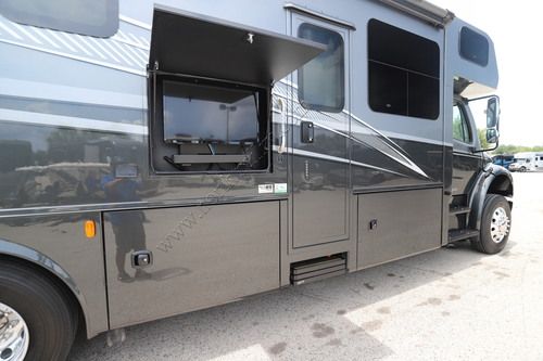 2023 Dynamax Europa 32KD