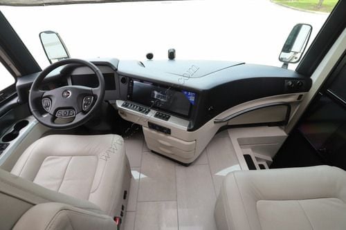 2027 Newmar London Aire 4551