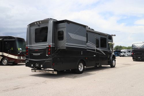 2023 Dynamax Europa 32KD