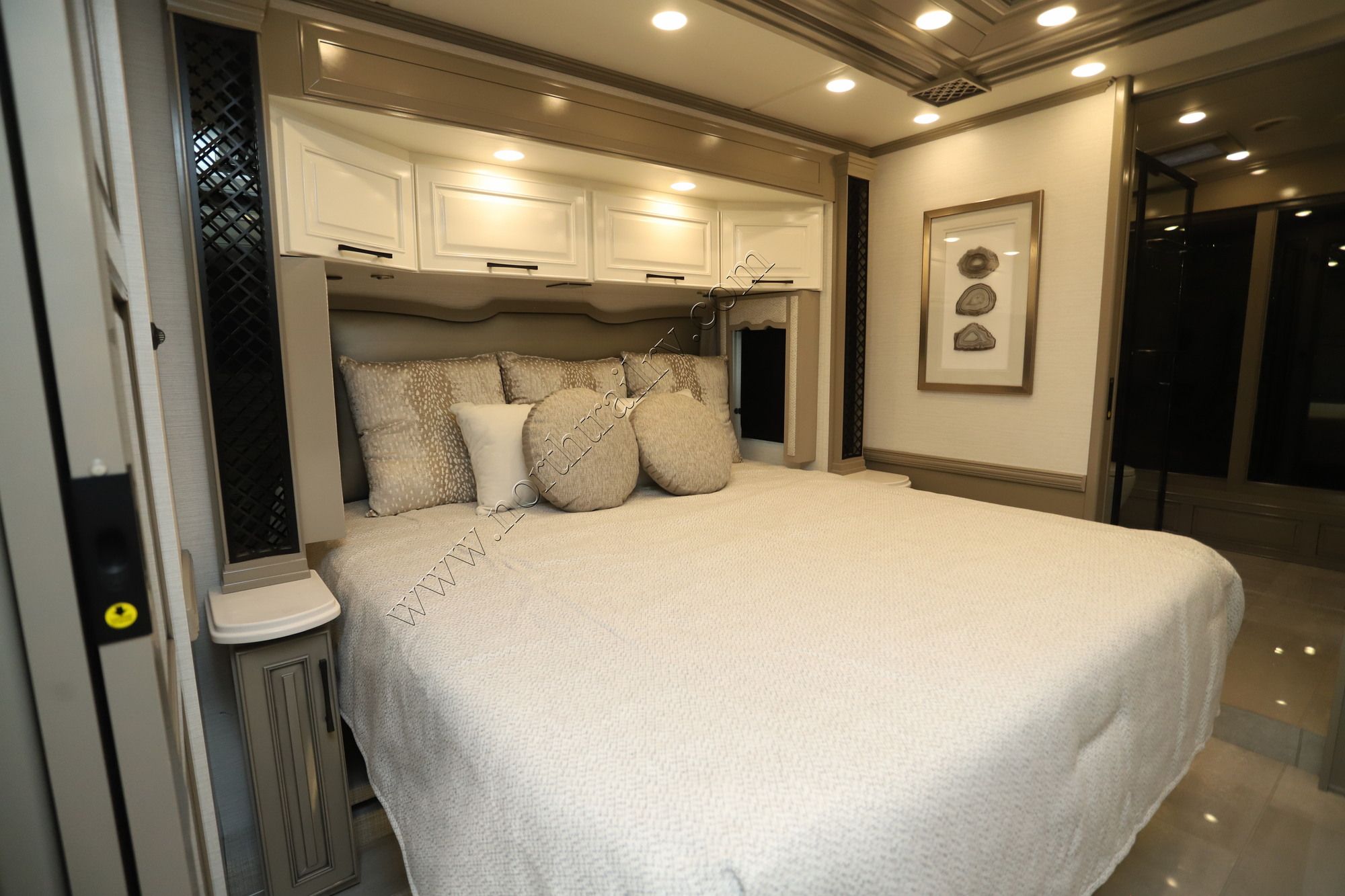 New 2027 Newmar London Aire 4551 Class A  For Sale