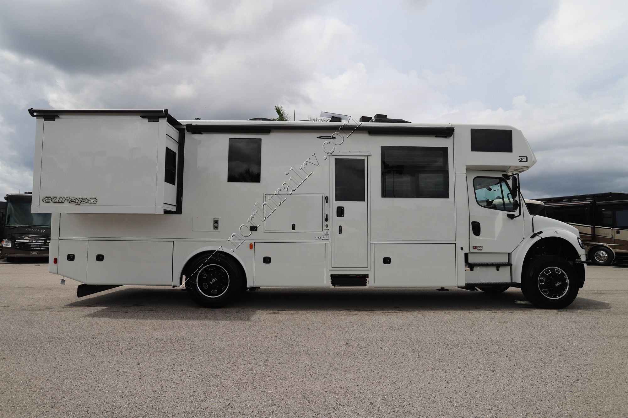 New 2026 Dynamax Europa 32KD Super C  For Sale