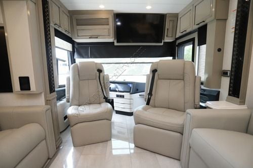 2027 Newmar London Aire 4551
