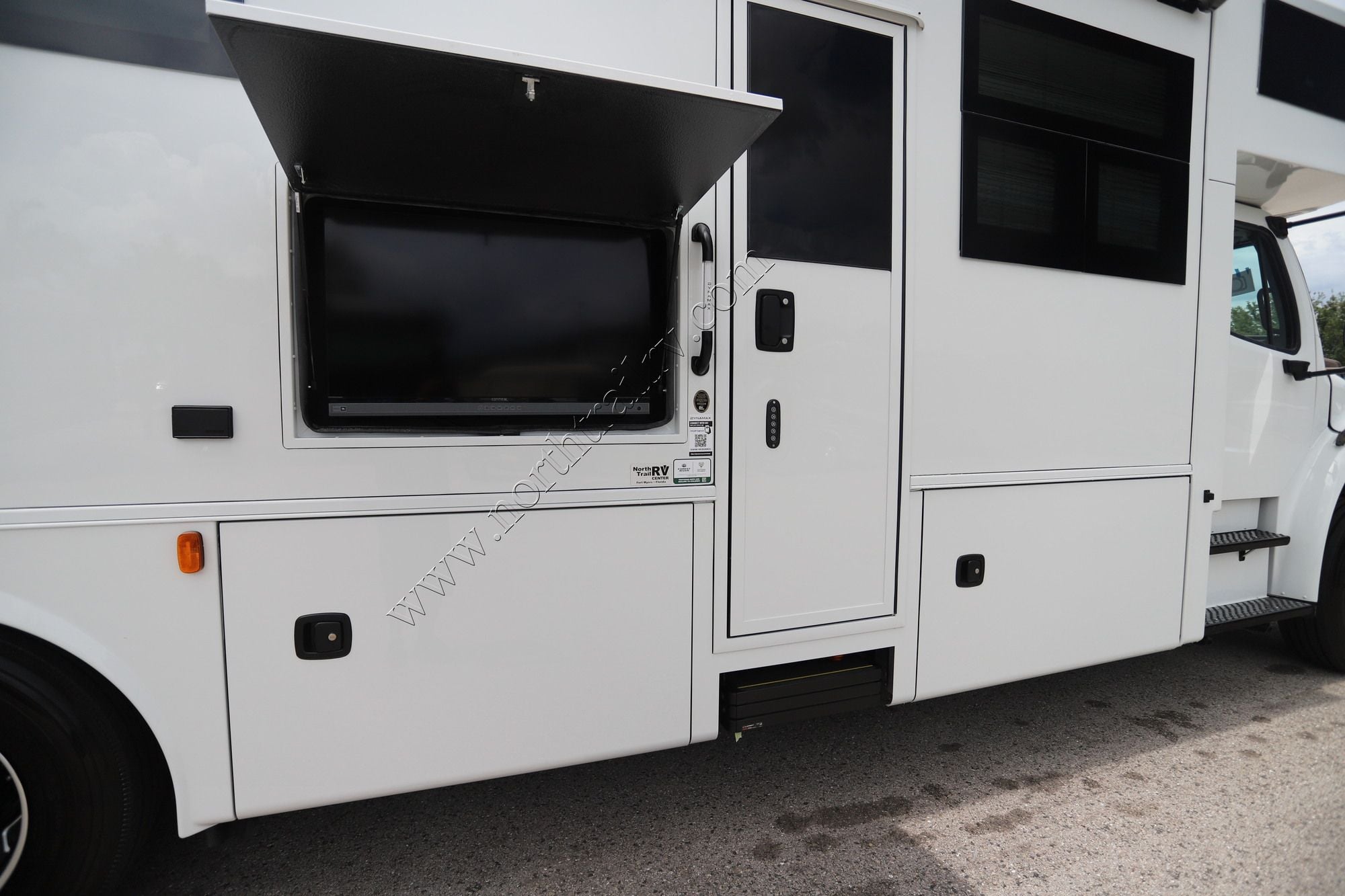 New 2026 Dynamax Europa 32KD Super C  For Sale