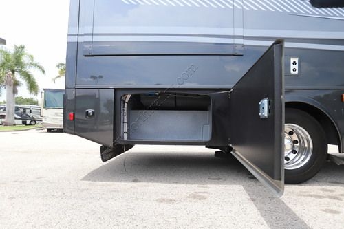 2023 Dynamax Europa 32KD
