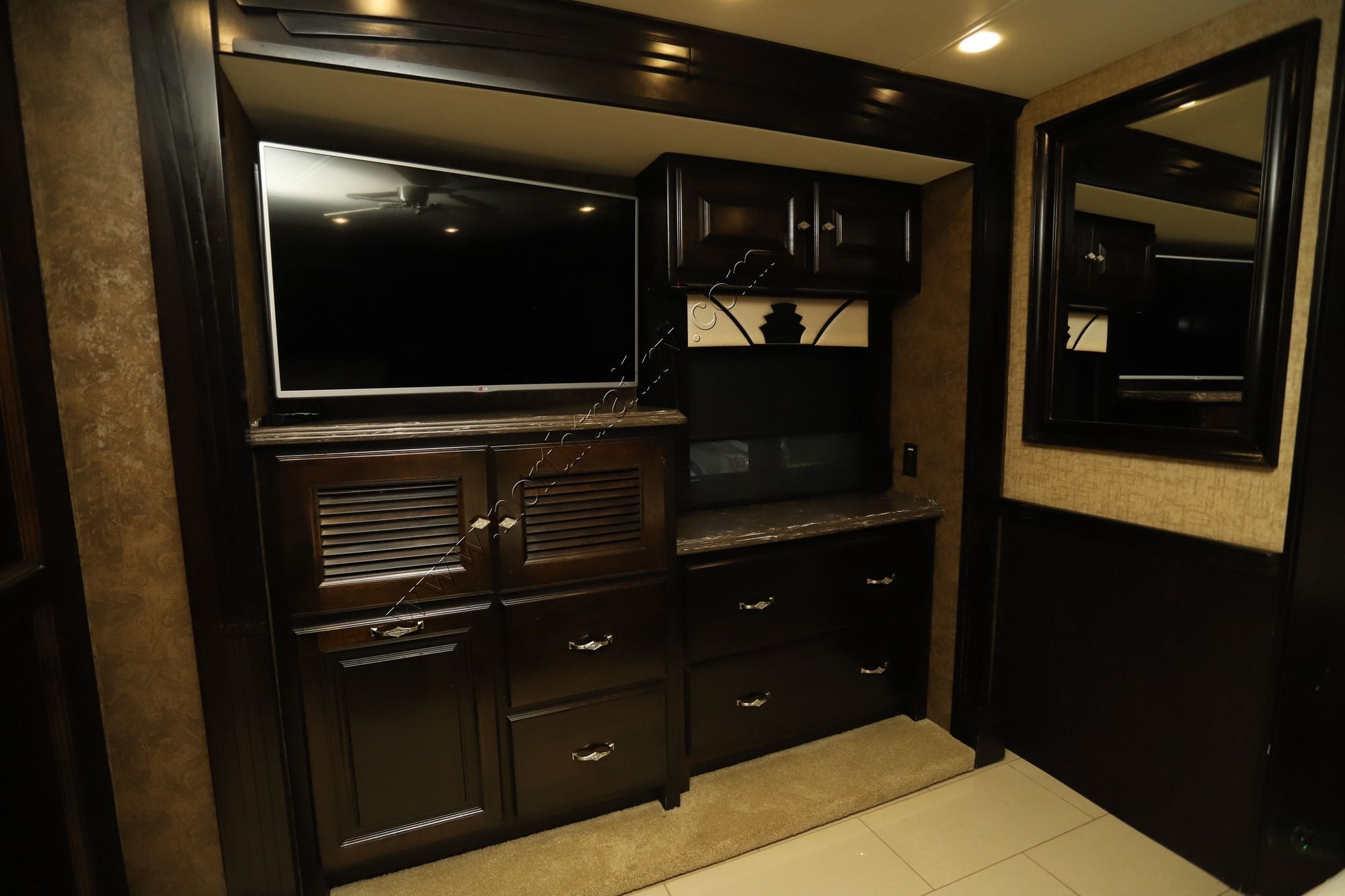 Used 2015 Tiffin Motor Homes Phaeton 42LH Class A  For Sale