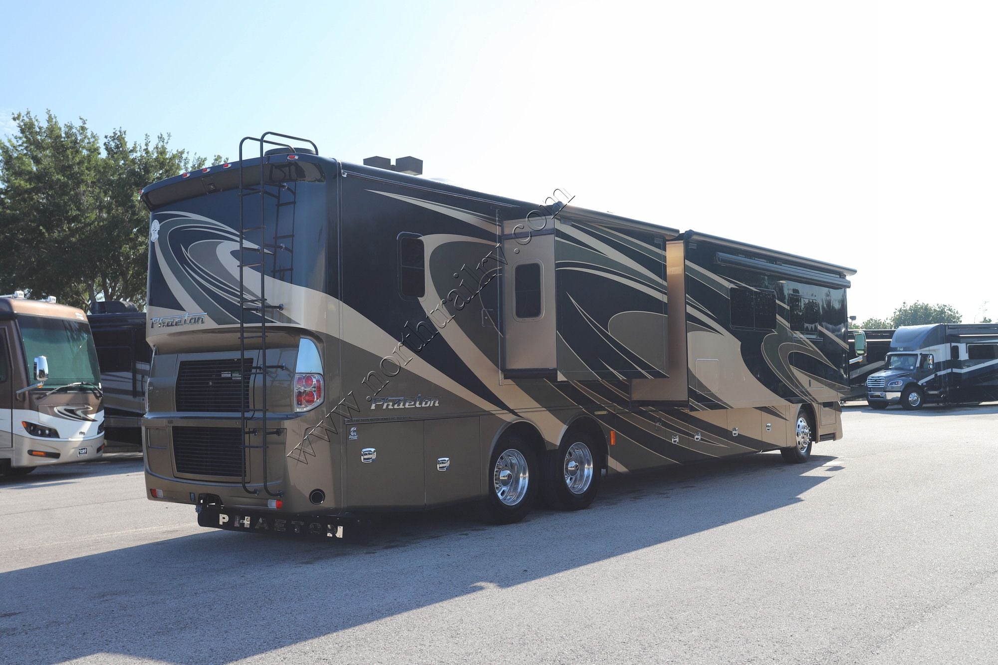 Used 2015 Tiffin Motor Homes Phaeton 42LH Class A  For Sale