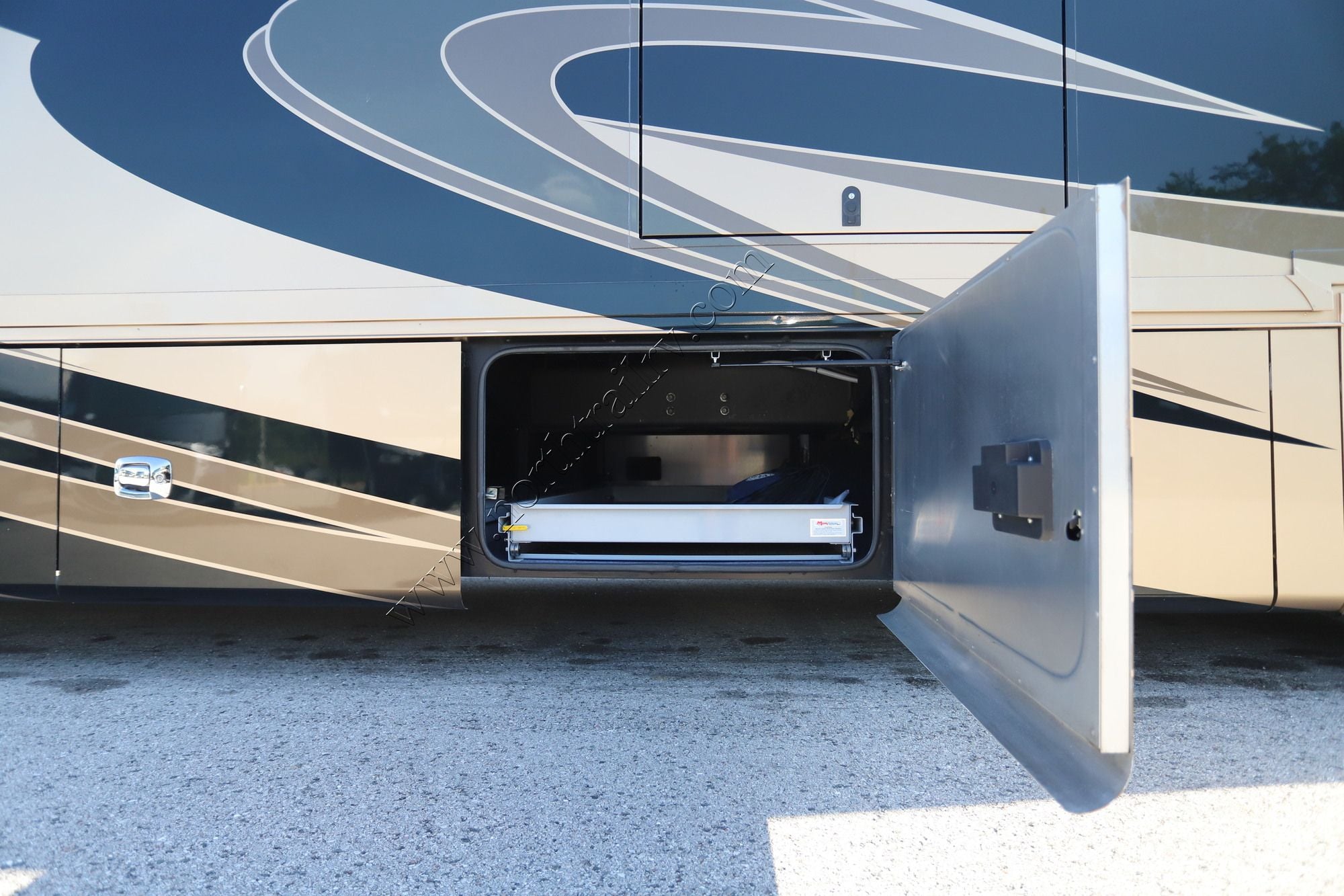 Used 2015 Tiffin Motor Homes Phaeton 42LH Class A  For Sale
