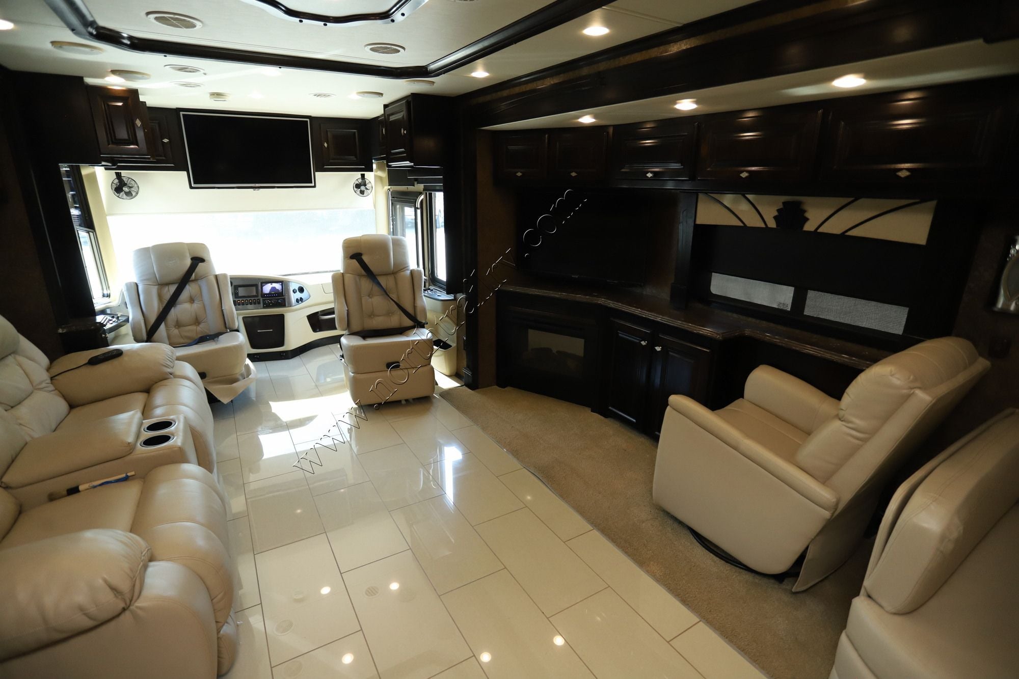 Used 2015 Tiffin Motor Homes Phaeton 42LH Class A  For Sale