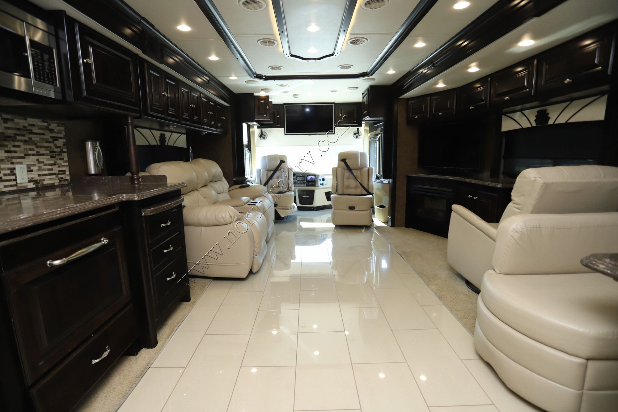 Used 2015 Tiffin Motor Homes Phaeton 42LH Class A  For Sale