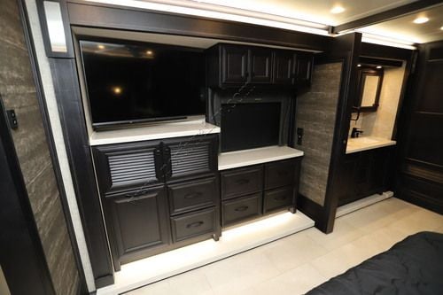 2025 Tiffin Motor Homes Phaeton 40IH Class A
