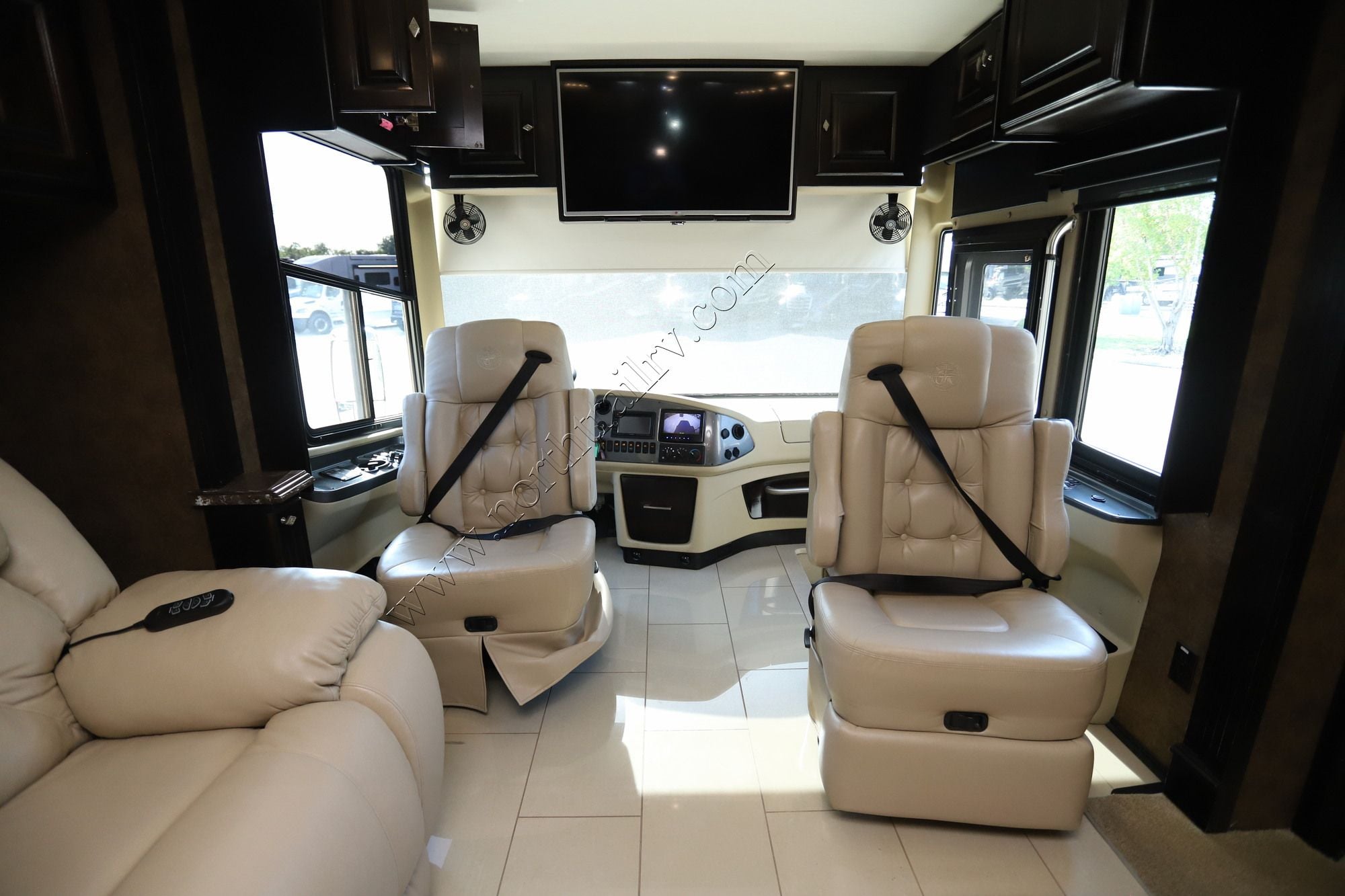 Used 2015 Tiffin Motor Homes Phaeton 42LH Class A  For Sale