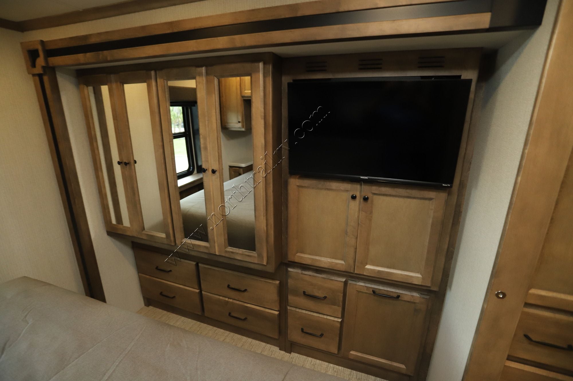 New 2027 Tiffin Motor Homes Allegro 29NA Class A  For Sale