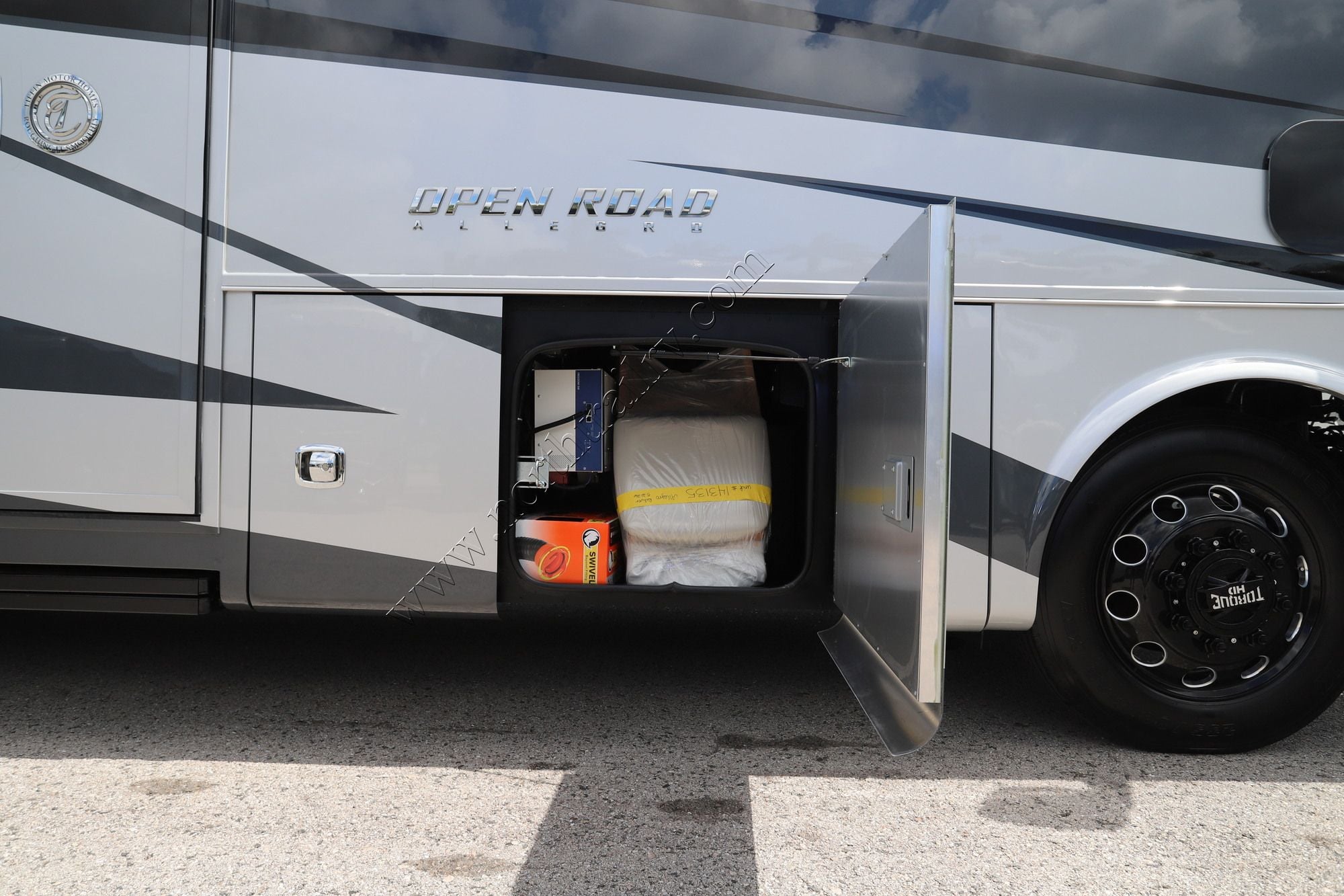 New 2027 Tiffin Motor Homes Allegro 29NA Class A  For Sale
