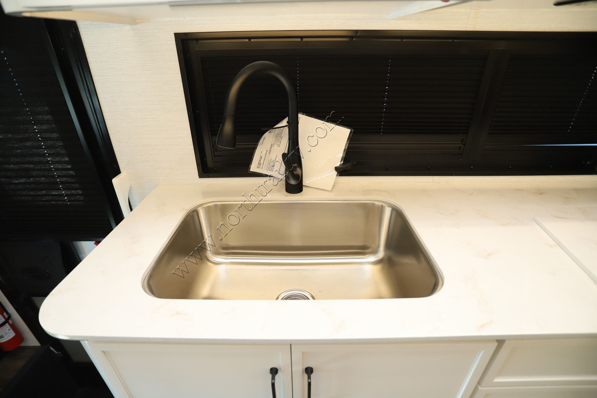 New 2027 Newmar Freedom Aire 2515 Class C  For Sale