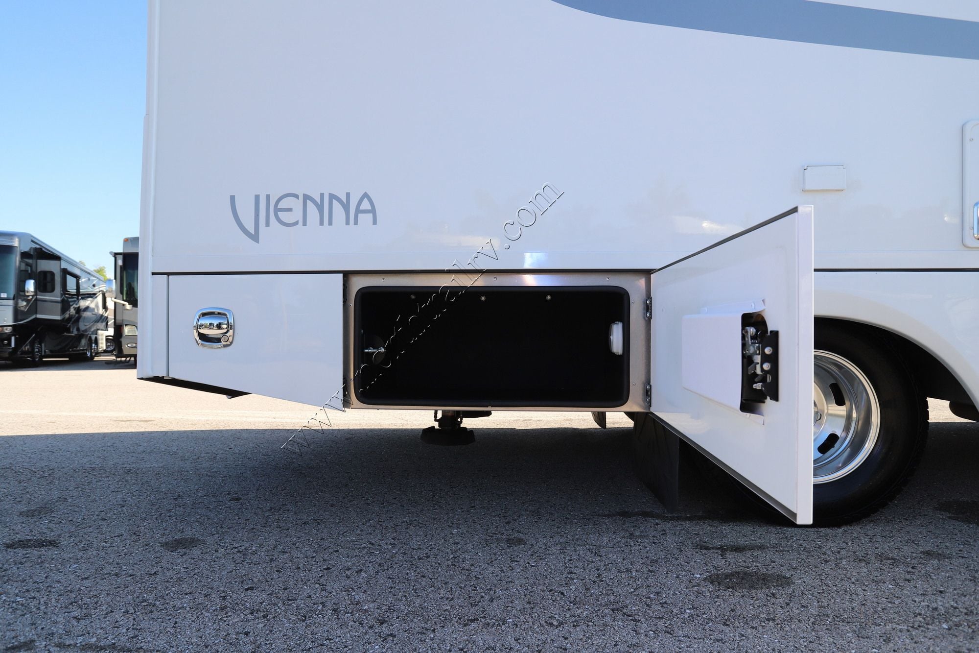 Used 2023 Renegade Rv Vienna 25VRML Class C  For Sale