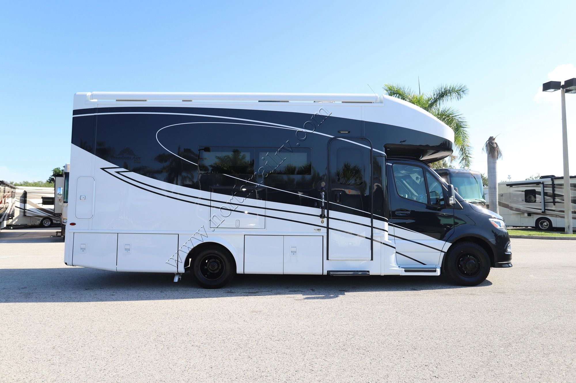 New 2027 Newmar Freedom Aire 2515 Class C  For Sale