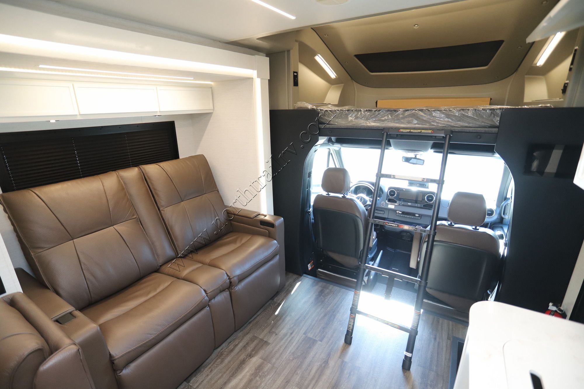 New 2027 Newmar Freedom Aire 2515 Class C  For Sale