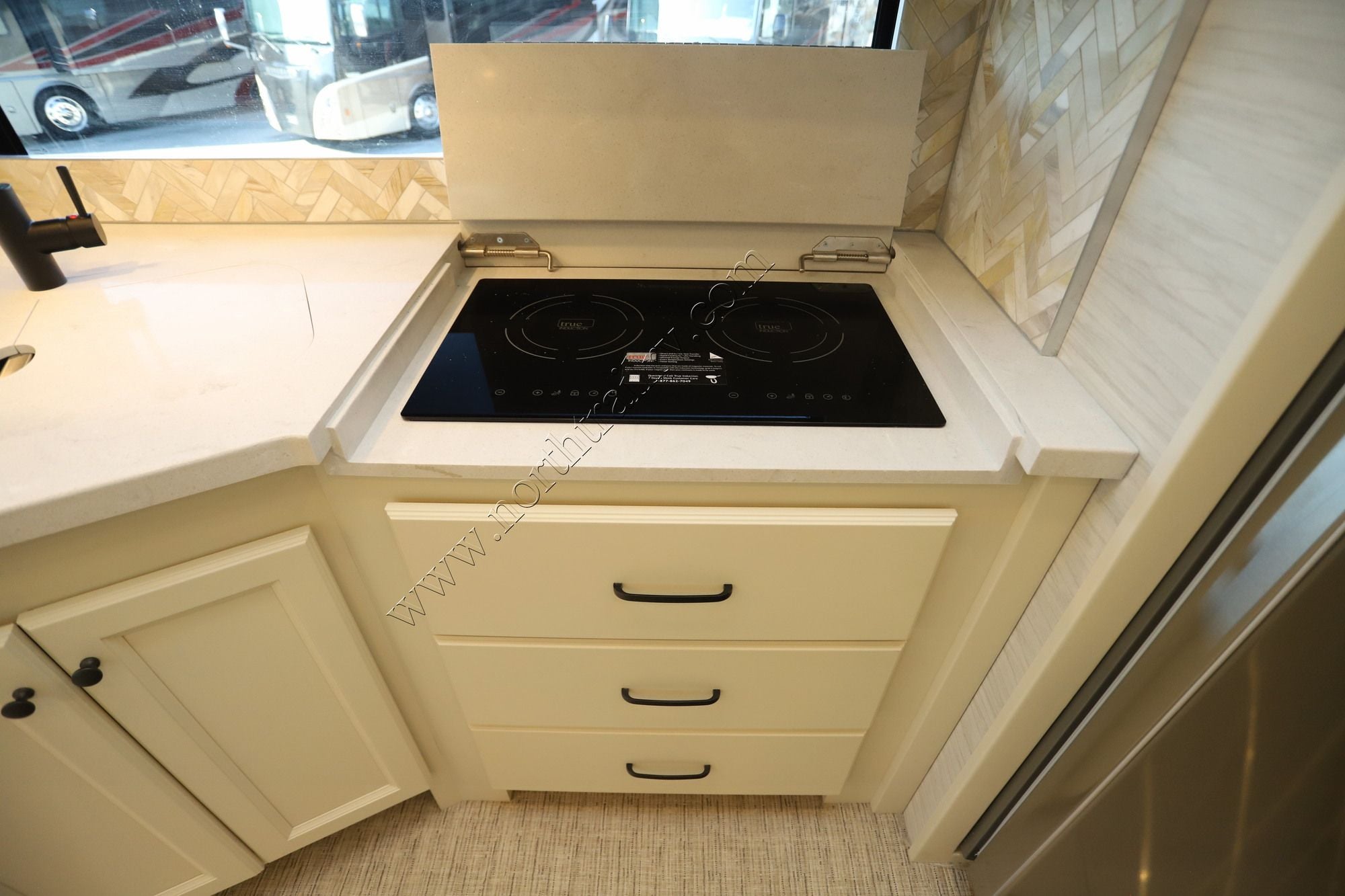New 2027 Tiffin Motor Homes Allegro Red 33AA Class A  For Sale