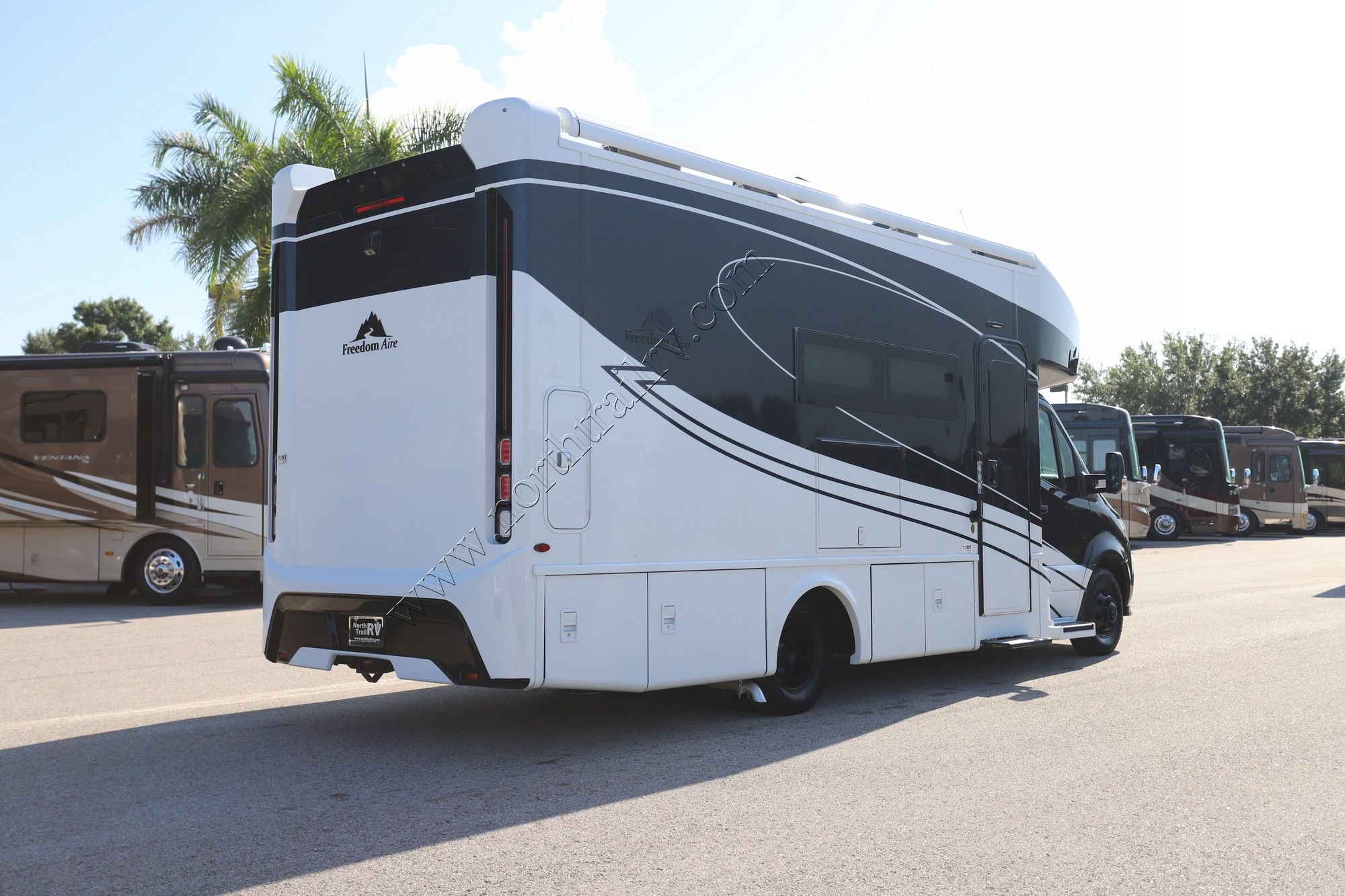 New 2027 Newmar Freedom Aire 2515 Class C  For Sale